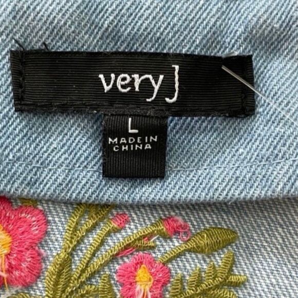 Very J Floral Embroidered Jean Skirt Blue Denim Mini Light Wash Hi-Rise L - Picture 4 of 6